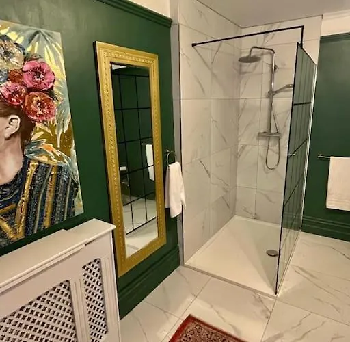 Tw O Connell Old World Irish Pub *